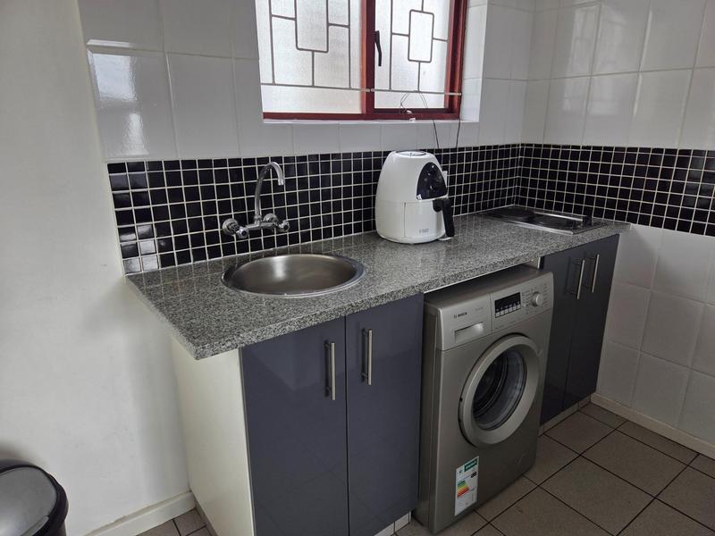 To Let 1 Bedroom Property for Rent in Walmer Estate Western Cape